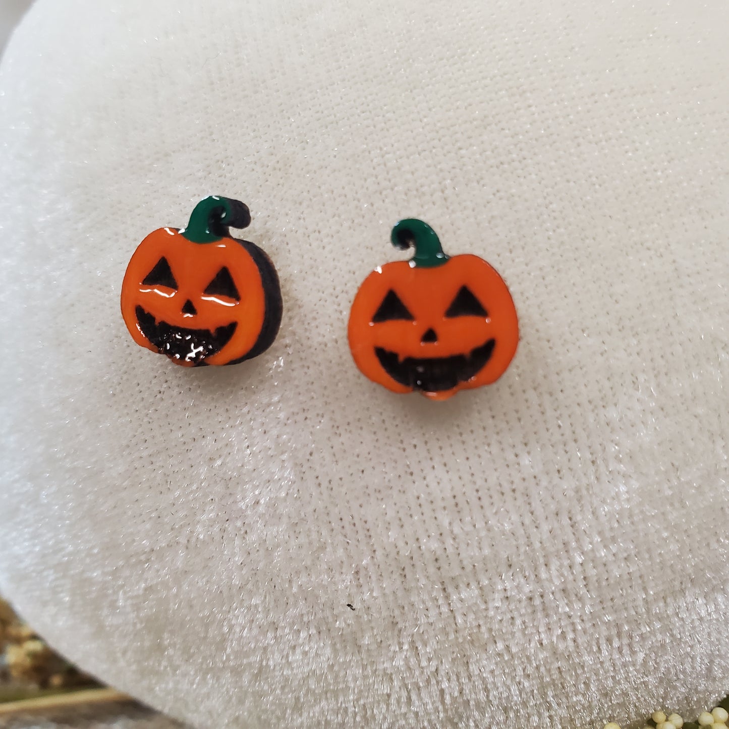 Pumpkin Studs
